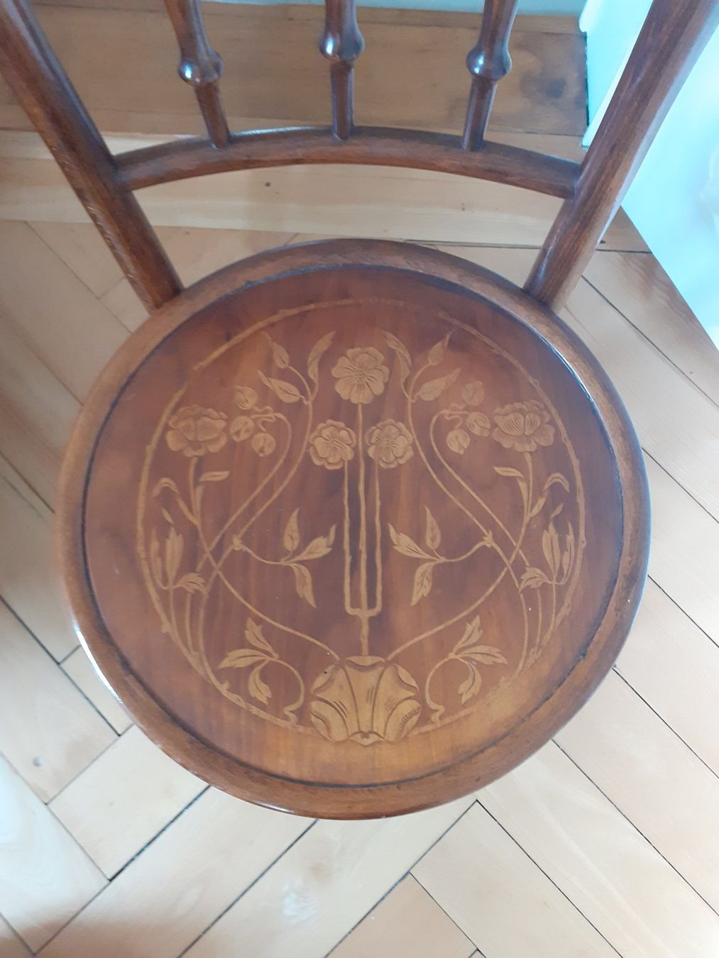 Sedie: Chaise ancienne en bois courbé, assise décorée – Usato da Lausanne venduto da nma_b7dk 2