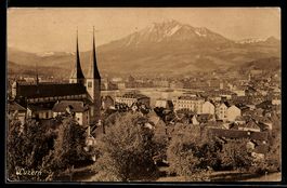 Luzern, Ortsansicht mit Kirchen und Berg