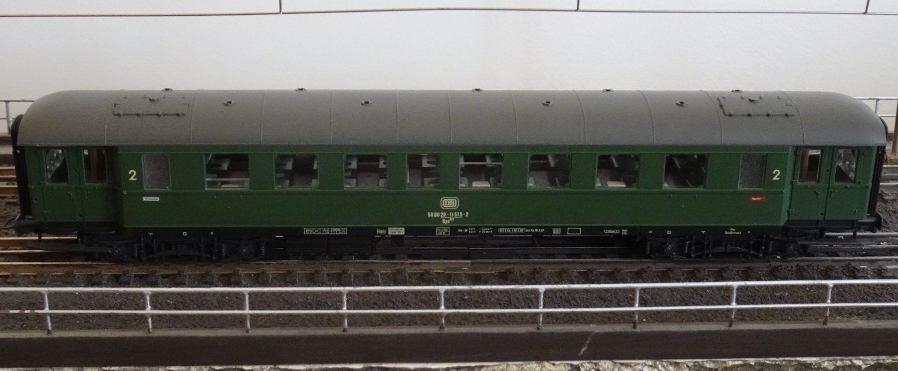 Roco Modellini di ferrovie: Roco 44550, DB Eilzugwagen 2. Klasse – Usato da Grossaffoltern venduto da berner85 1