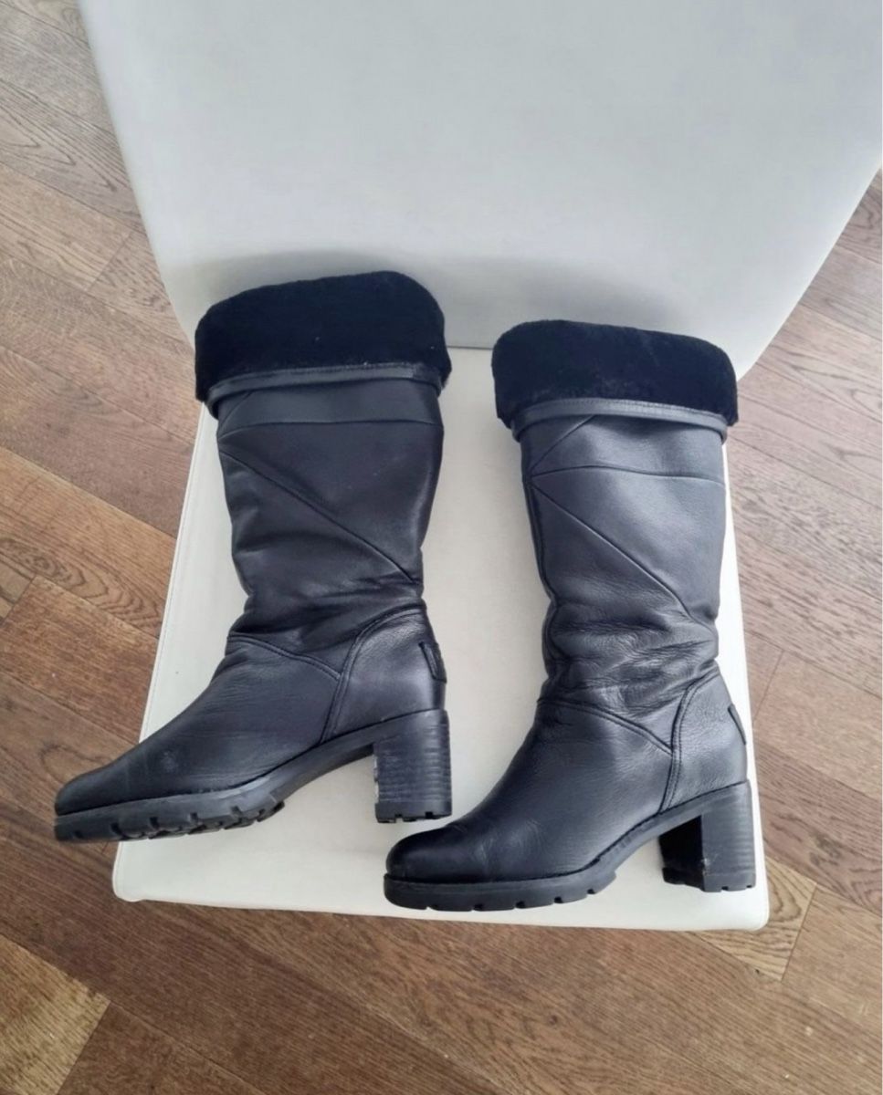 Ugg Scarpe da donna: UGG Stiefel mit Fell 38 – Usato da Winterthur venduto da pry_pv6f 5