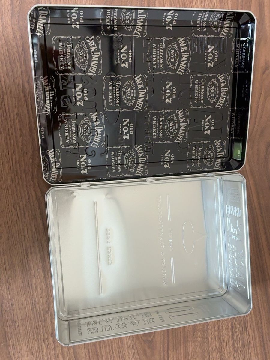 Toutes les décorations: Jack Daniel's Whiskey Blechdose mit 2 Gläsern gebraucht – Neuf (Voir description) à Arbon par car_v2zm 1