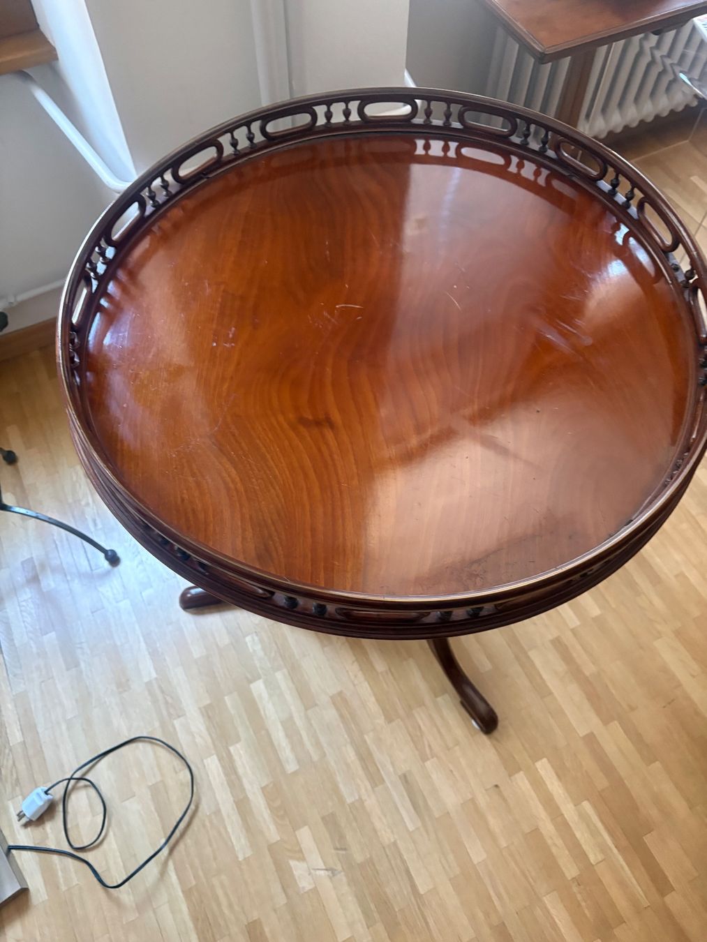 Tavoli: Guéridon style Chippendale - Table Tripode en Acajou – Usato da Genève venduto da Deldi13 2