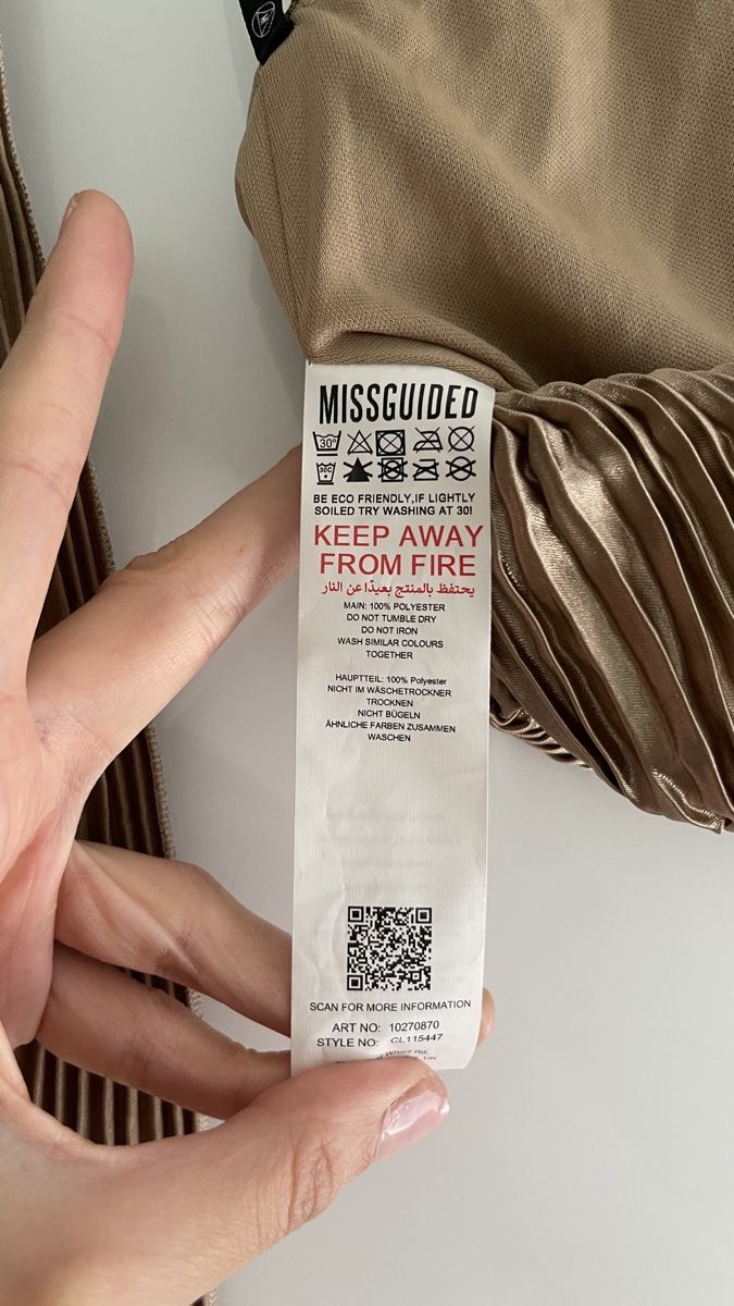 Top: Missguided Halter Neck Croptop – Nuovo e nell'imballaggio originale da Lausen venduto da sim_hgp6 6