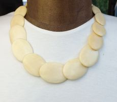Vintage Halskette mit ovalen aus Knochen Elementen in Creme