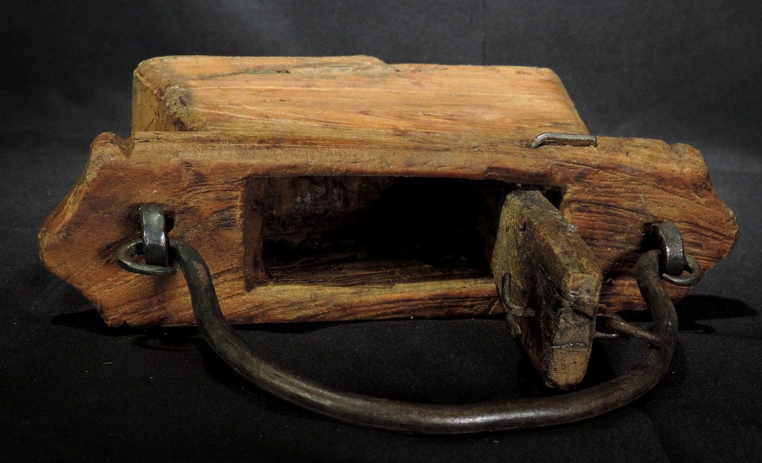 Tutte le decorazioni: Antiker, Tibet Holzeimer mit Eisenhenkel – Usato da Duggingen venduto da roterbambus 6