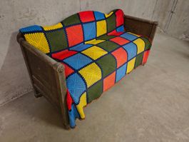Vintage Kanapee/Sofa mit Granny Squares Decke