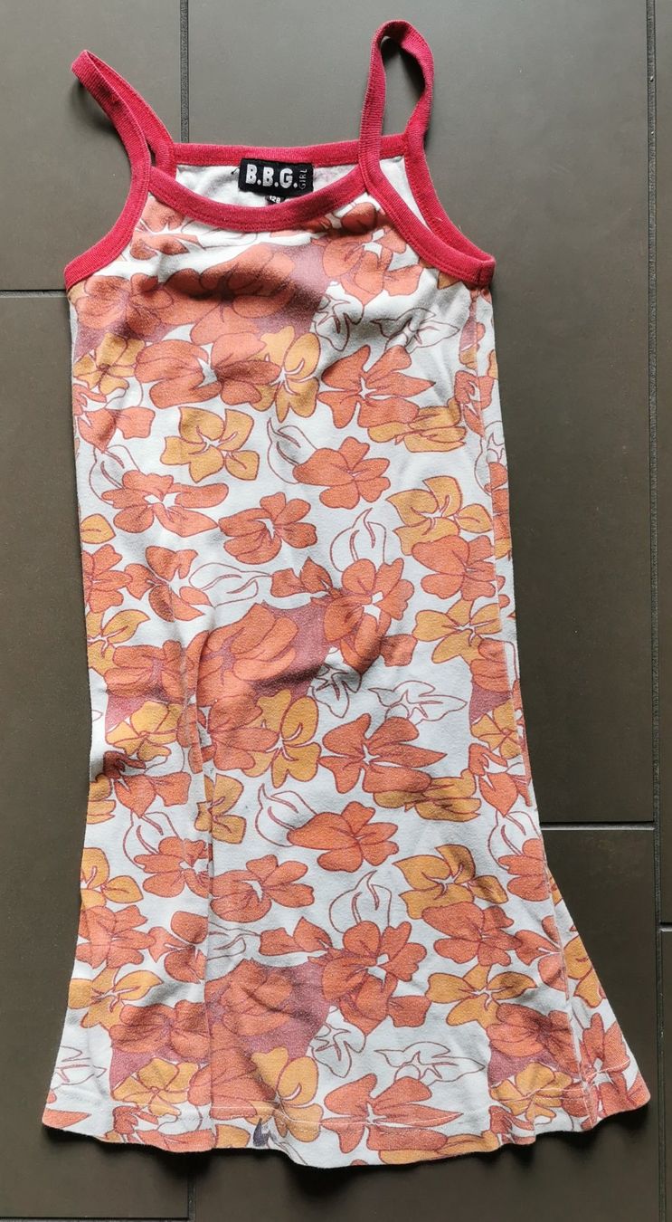 Kleider & Röcke: Sommerliches Blümchen Kleid, Grösse 128 – Gebraucht aus Jona von Loki40