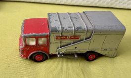 Matchbox King Size Refuse Truck rot silber gebraucht