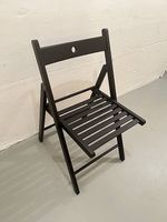 4 Klappstühle aus Holz in schwarz von Ikea