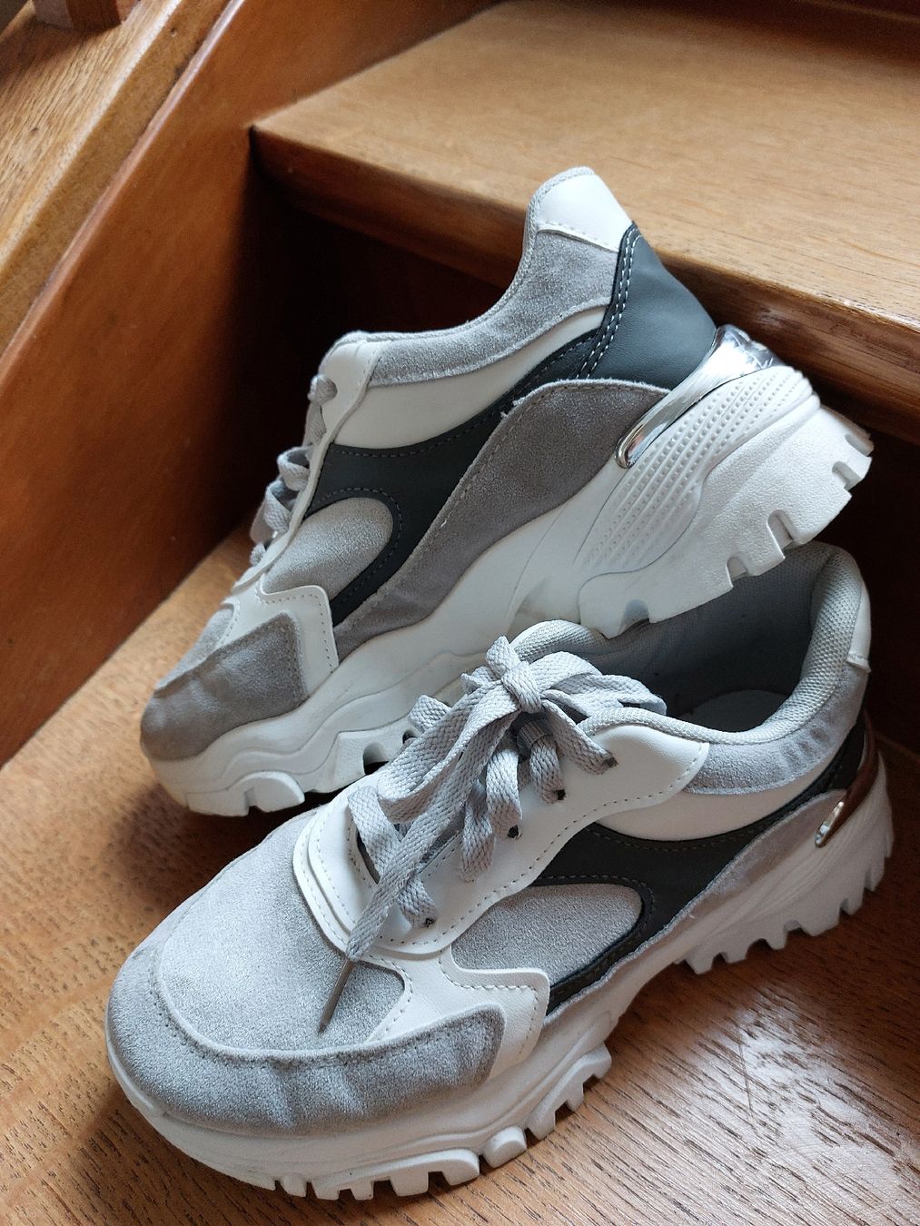Calvin Klein Chaussures femmes: Sneaker Calvin Klein Gr.38 – D'occasion à Balsthal par Trendline55 3