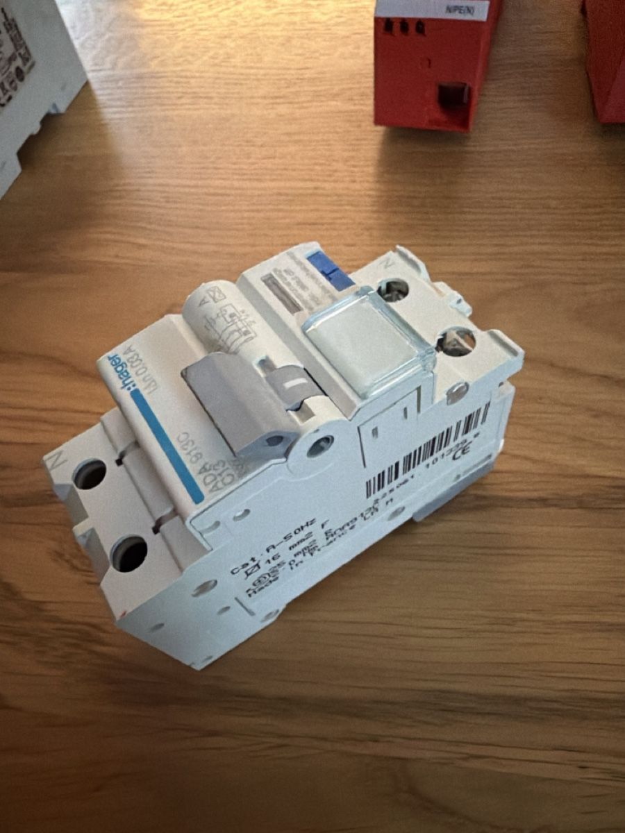 Elektronikbauteile: Elektro-Komponenten Sicherungen – Gebraucht aus Urtenen-Schönbühl von daremare 3