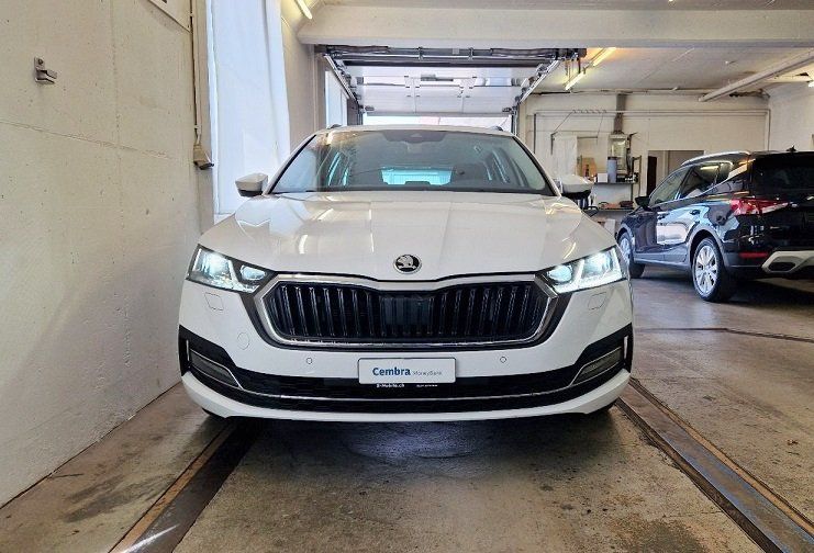 Skoda Automobili: SKODA Octavia Combi 2.0 TDI DSG Style – Usato da Schenkon venduto da S-Mobile 3