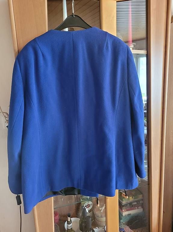 Giacche: A vendre Blazer bleu  – Usato da Murten venduto da cer_cr9z 1