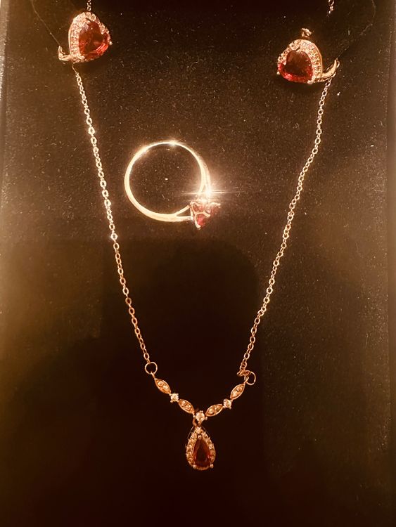 Autres bijoux: Parure rouge rubis, bague, et boucles – Neuf avec emballage d'origine à St-Maurice par Sandrinette123 3
