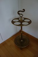 Eleganter Schirmständer aus Messing