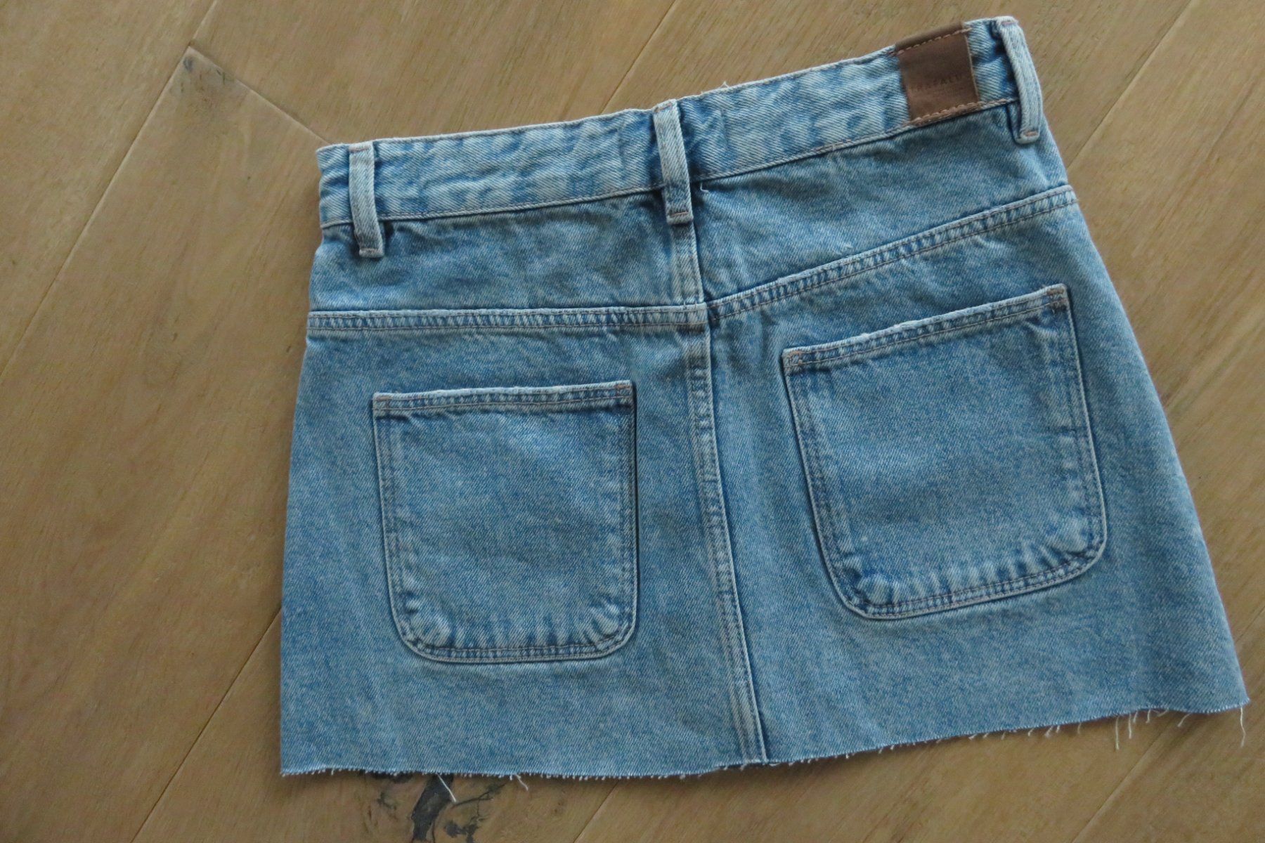 Gonne: TRAFALUC Jeansjupe Mini Grösse 34 – Nuovo (secondo la descrizione) da Wil ZH venduto da Tamagy 1