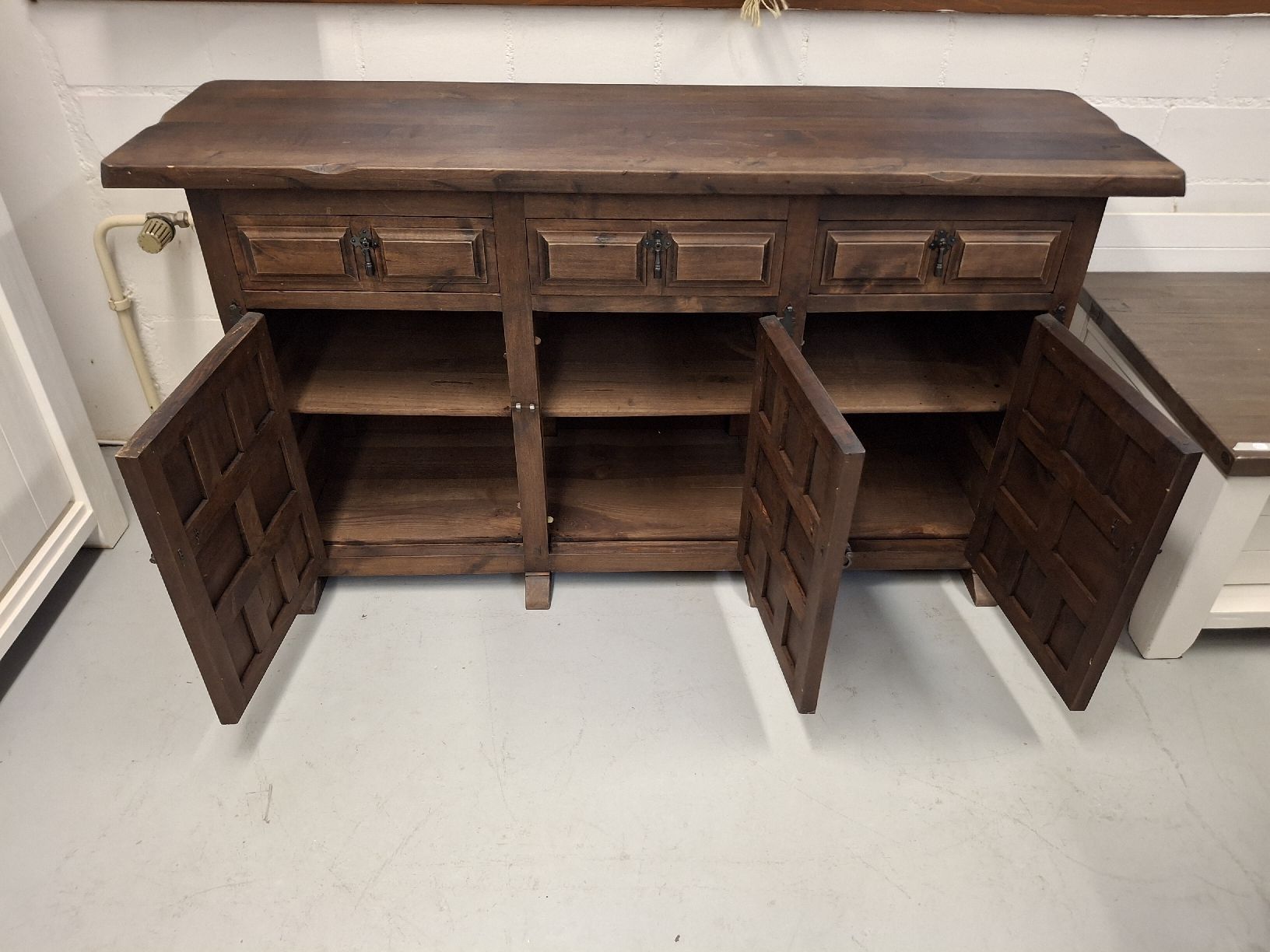 Kommoden: Schöne Spanische Anrichte / Sideboard / Kommode – Gebraucht aus Fislisbach von  3