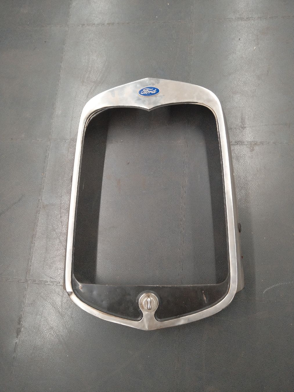 Ford Tutti pezzi di ricambio auto: Ford A Hot Rod Kühlergrill – Usato da Steinen venduto da Blackcadillac