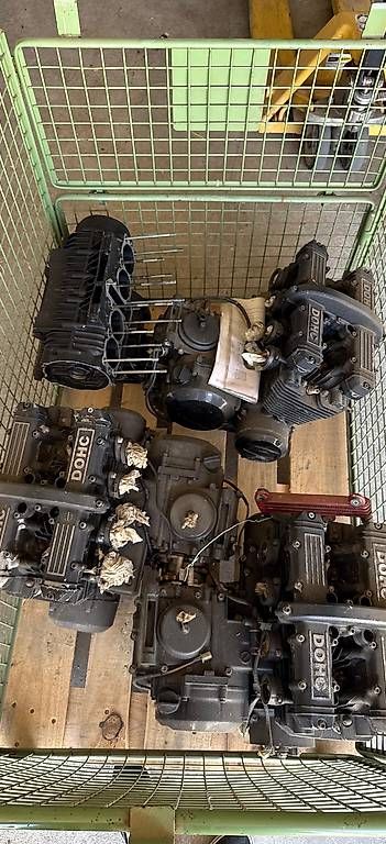 Motori: Kawasaki GPZ550 Motor – Usato da Zell LU venduto da .VR46.