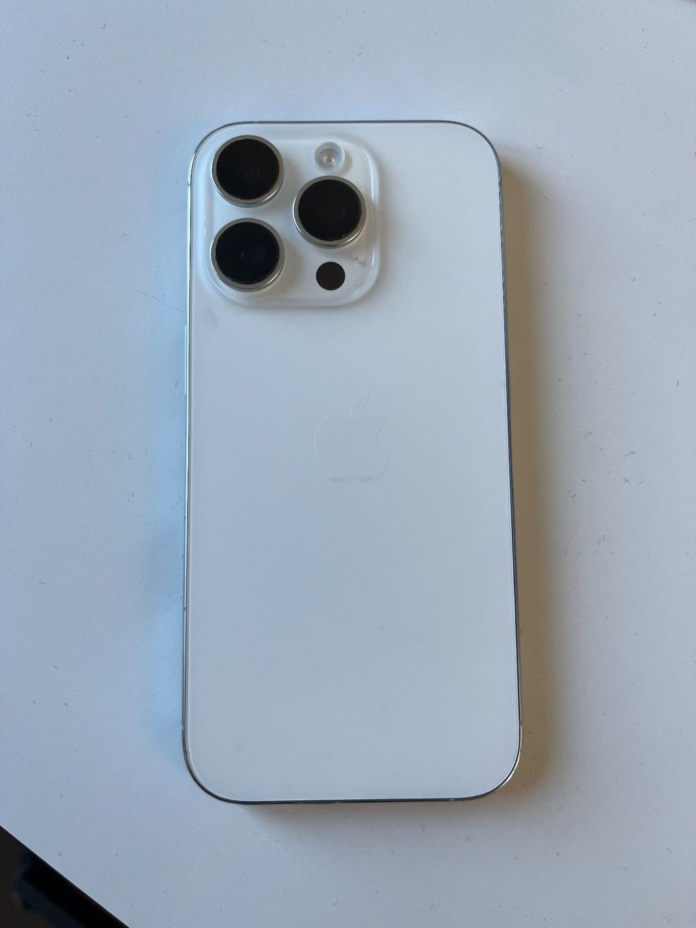 Apple Handys / Smartphones: iPhone 16 Pro Display beschädigt – Gebraucht aus Bern von nic_n8sb