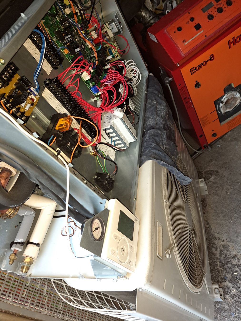 Hoval Radiateurs: Wärmepumpe Hoval 8 kW – D'occasion à Schwanden GL par roerich20 7