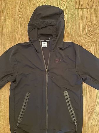 Nike Jacke, Grösse S, wie neu