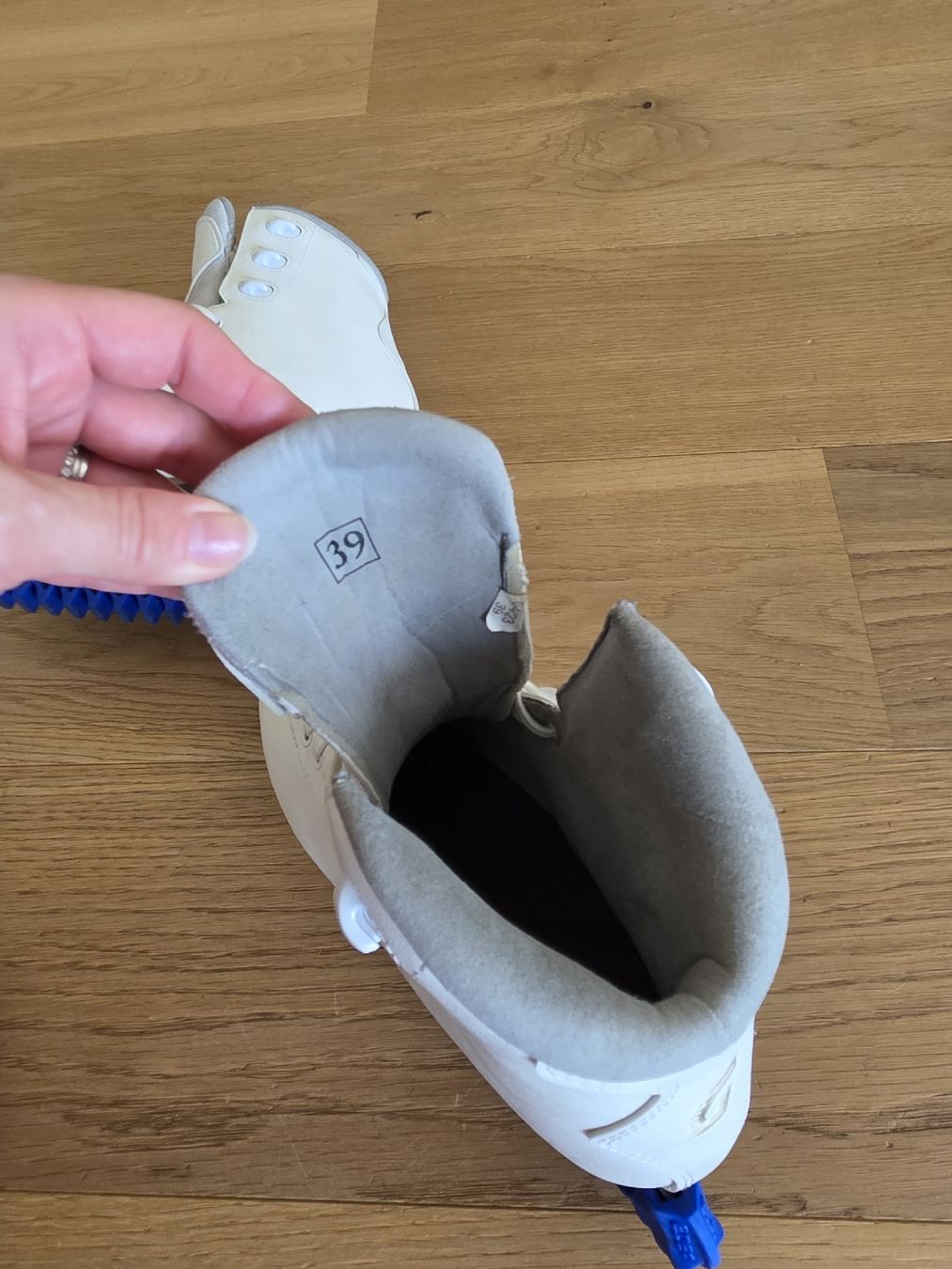 Graf Pattini da ghiaccio: Graf Bolero Schlittschuhe, Gr. 39 – Usato da Oberhasli venduto da Fabilan 6
