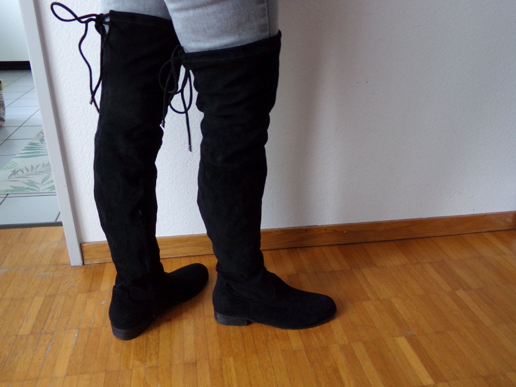 Scarpe da donna: Stiefel schwarz Overknee  Gr. 40 – Usato da Winterthur venduto da Jessi_di 3
