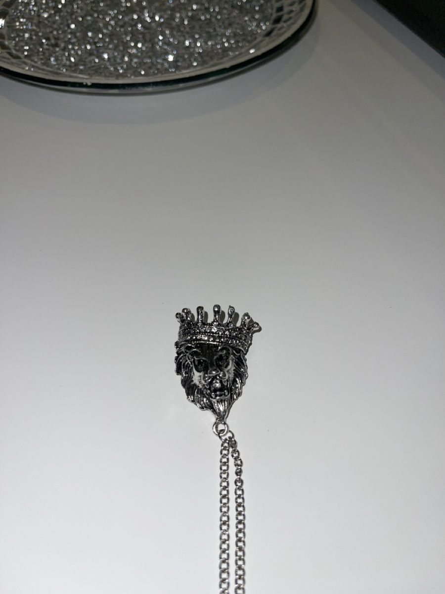 Broches & Aiguilles: Silber Löwenkopf Kette mit Brosche, König – Neuf avec emballage d'origine à Zug par Leerminschrank 2