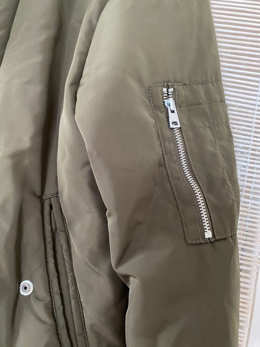 Zara Jacken: Veste bombers kaki – Gebraucht aus Montreux von iza_peche8 2