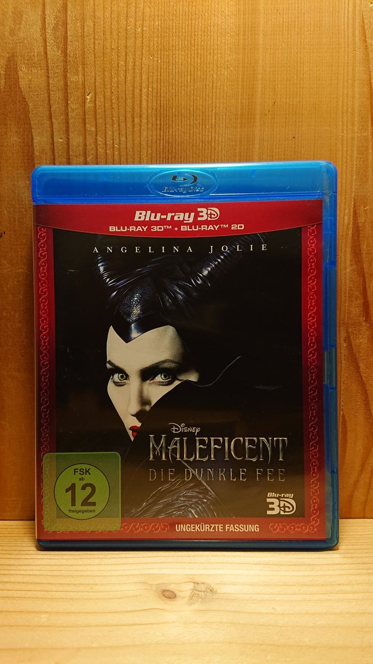 Tutti i DVDs: MALEFICENT Die dunkle Fee in 3D und 2D Blu – Usato da Wilderswil venduto da Exebub