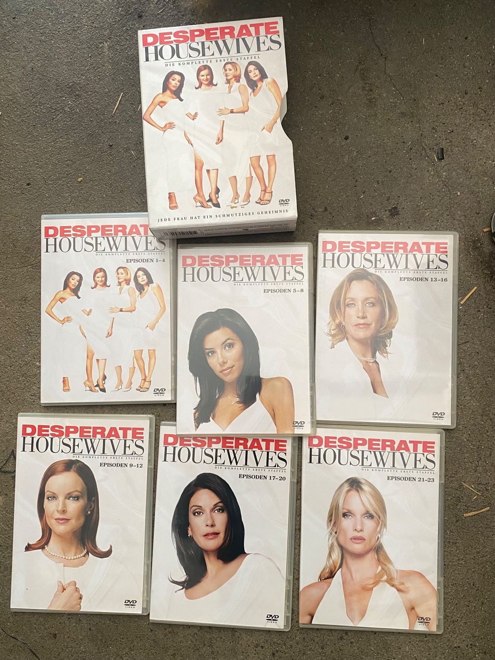 Tutti i DVDs: Desperate Housewives 1 – Usato da Muri b. Bern venduto da AdidasCollector 3