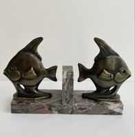 Paire de serre-livres art déco, poissons et marbre
