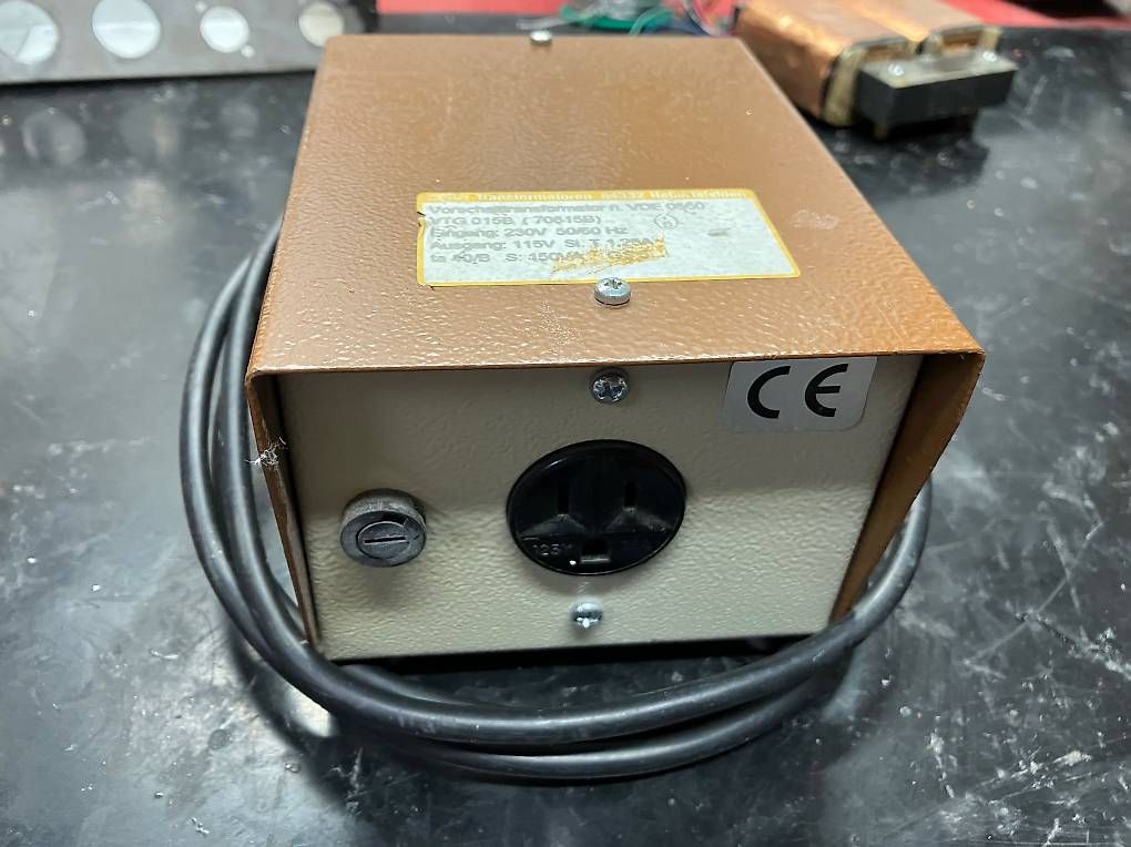 Convertitori: Step Down Trafo 240V zu 120V – Usato da Zürich venduto da MamuTech