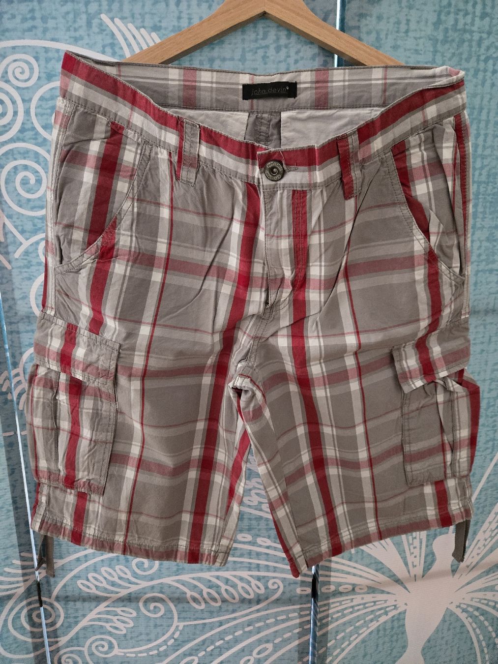 Hosen: Bermuda John Devin taille 33 (taille levis) – Gebraucht aus La Chaux-de-Fonds von tuoro25