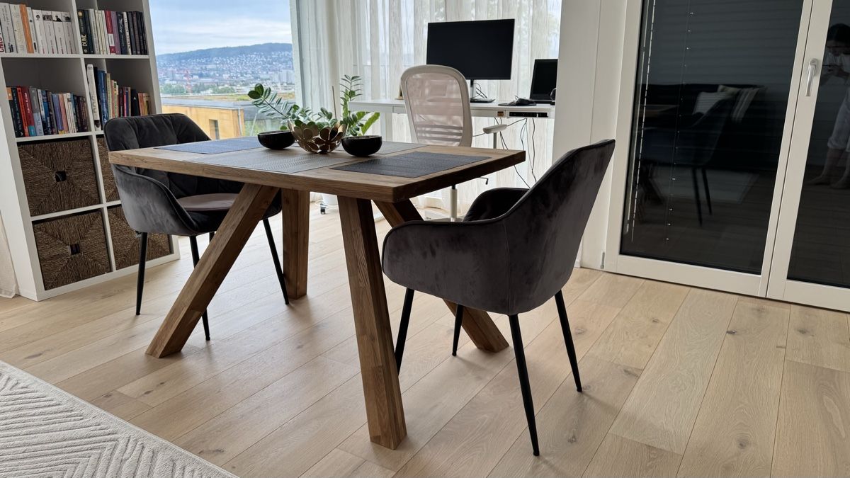 Tische: Solid wood dining table with A-frame legs – Gebraucht aus Zürich von ralm 1
