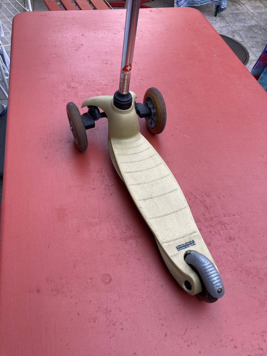 Micro Kickboard: Micro Mini-Scooter goldfarben – D'occasion à Riehen par jod_7vn2 2