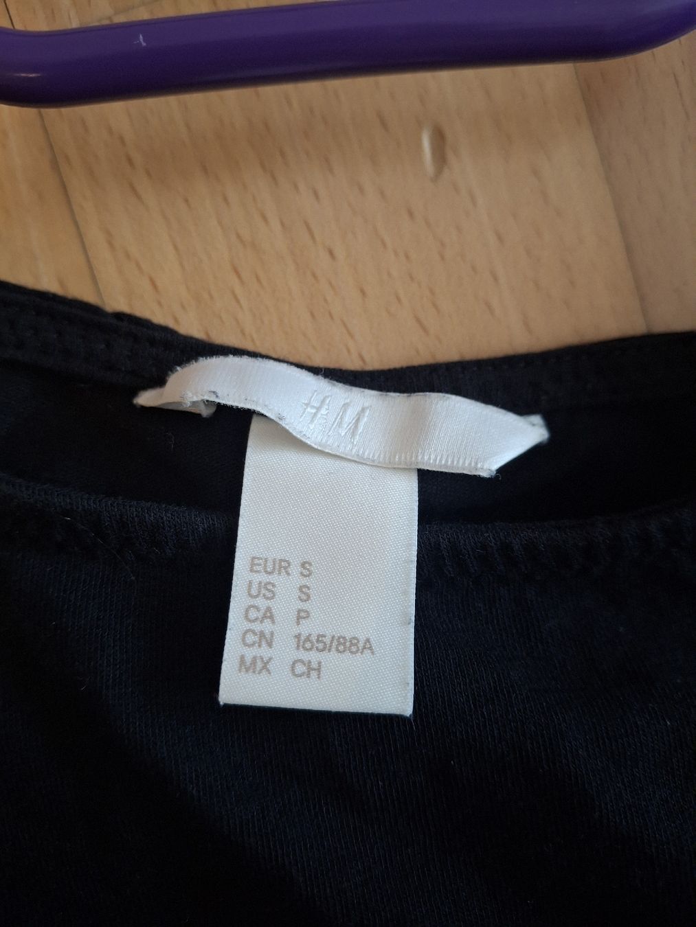 H&M Top: Oberteil mit Puffärmeln – Usato da Horgen venduto da Vivi0507 1