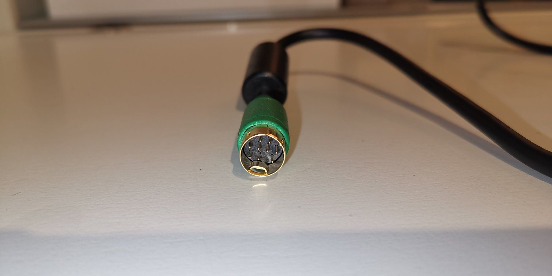 Cavi: 9-pin mini DIN Audio Input Kabel 2,5 m – Usato da Genève venduto da Somethingwicked 2