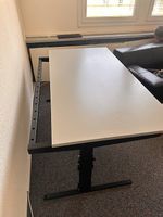 Schreibtisch massiv
