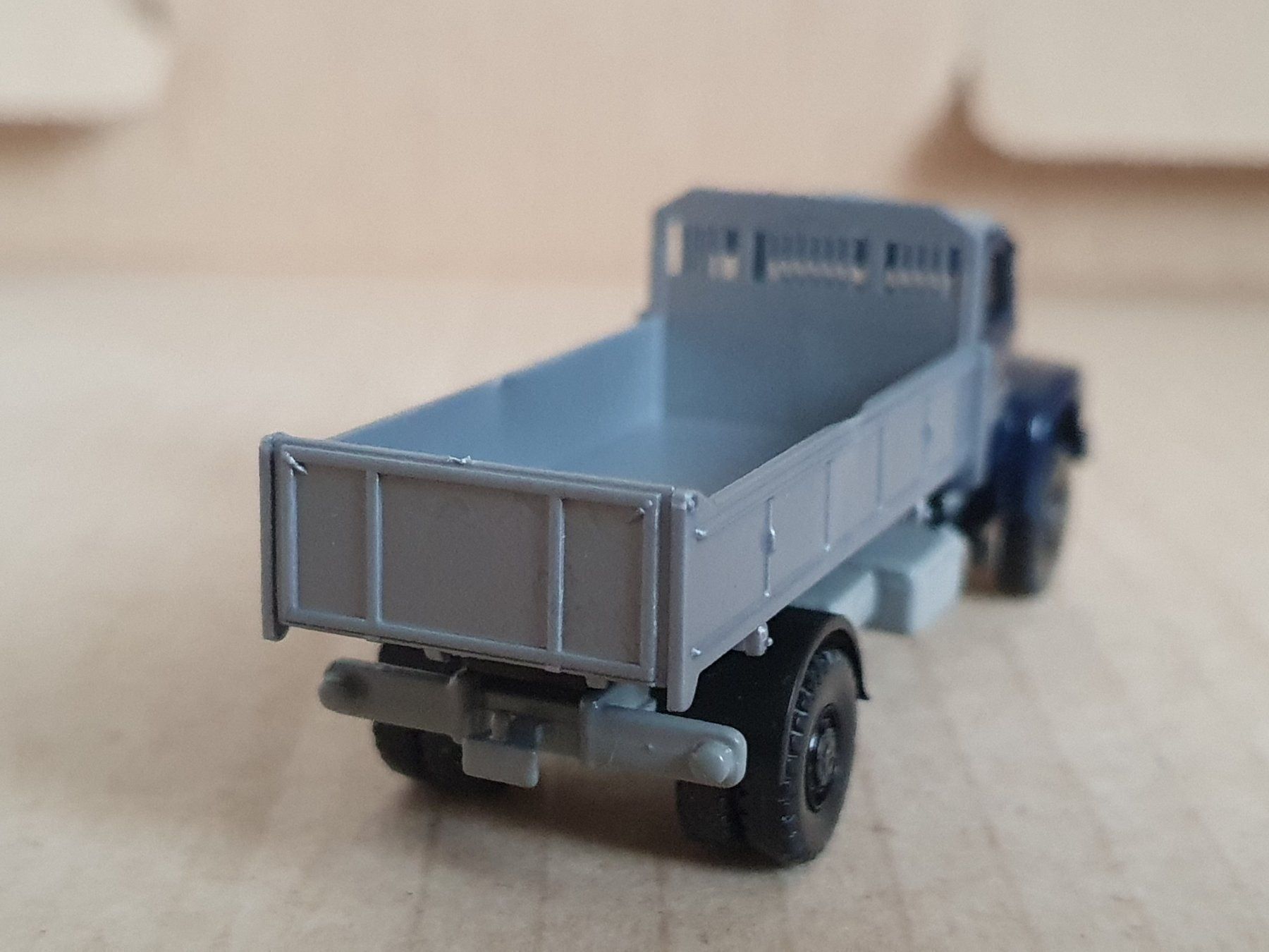 Saurer Modellini d'auto: SAURER. 330 DN 4X4. 1:87.CH. – Nuovo e nell'imballaggio originale da Romanel-s-Lausanne venduto da Bidule01 2
