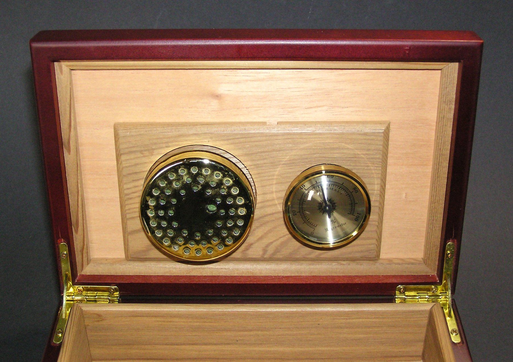 Humidore: HUMIDOR ZIGARREN-BOX – Gebraucht aus Grenchen von Antique-hunter 1