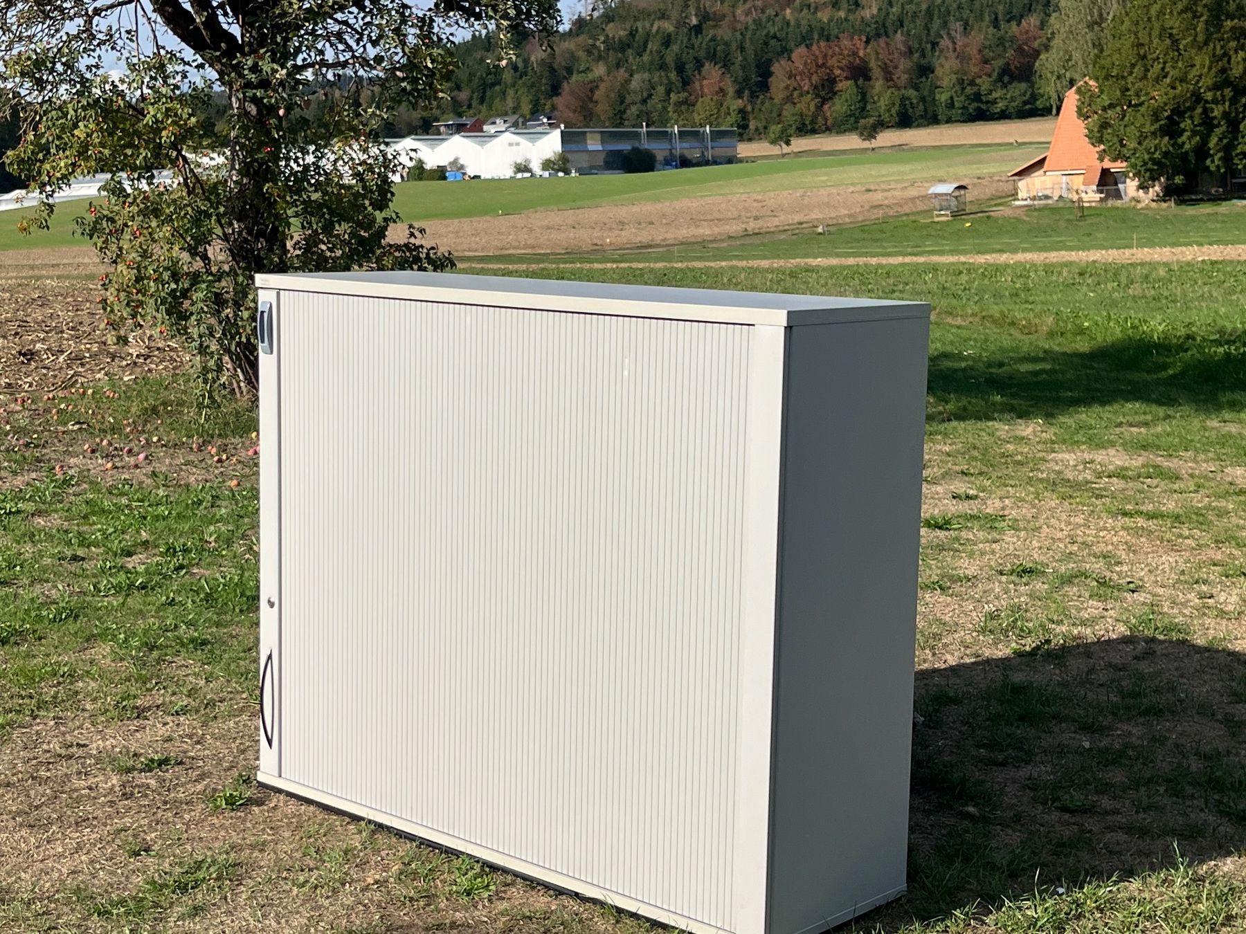 Schränke: Büromöbel mit Rolltüre – Gebraucht aus Allmendingen b. BE von juair