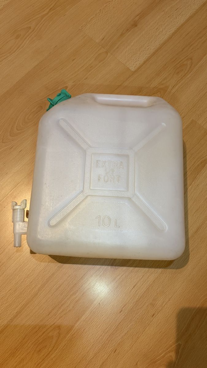 Tanks, Kanister & Leitungen: Wasserkanister Wassertank 10l – Gebraucht aus Altenrhein von Docdoc 1