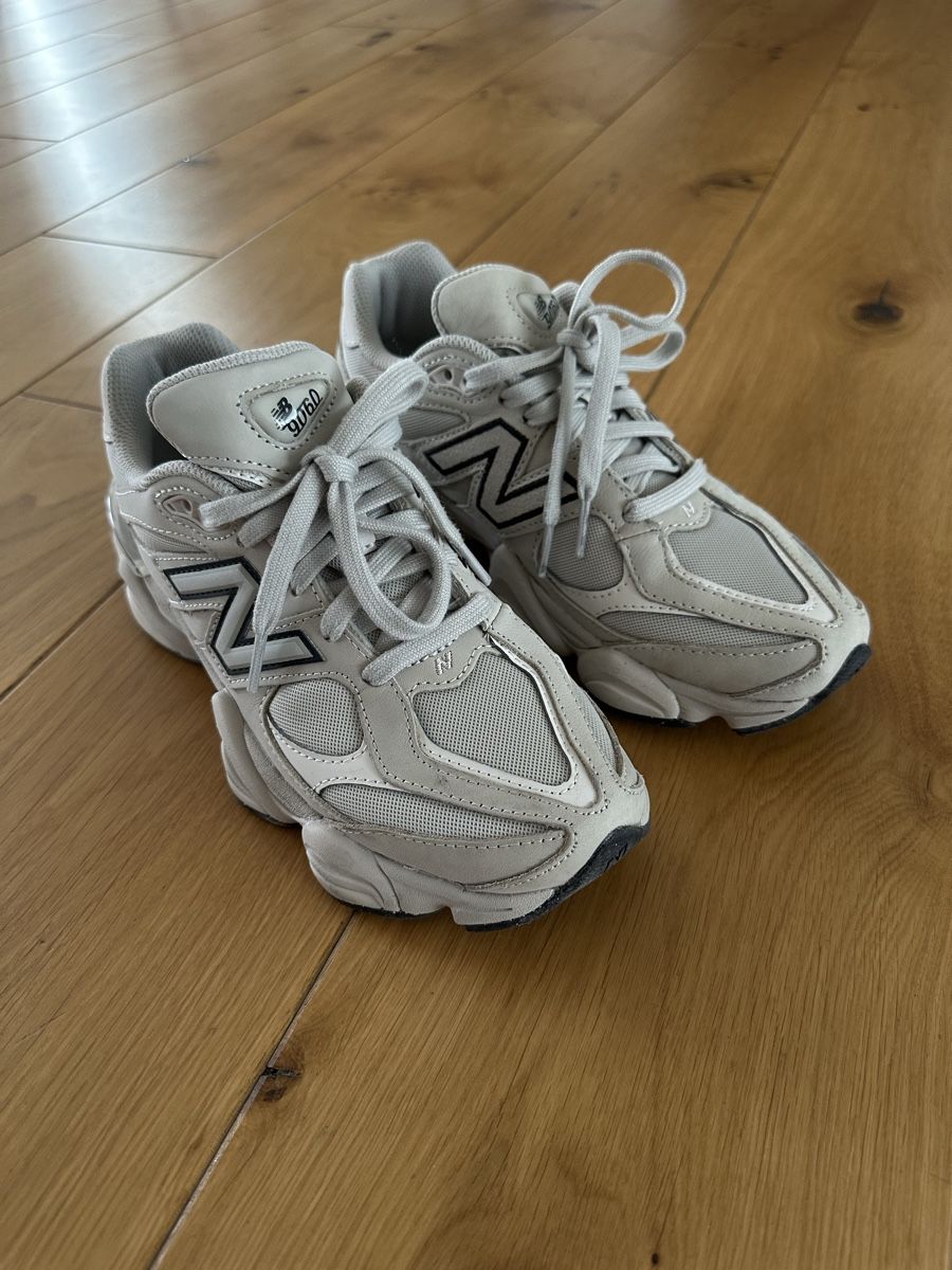 New Balance Scarpe da donna: New Balance beige Grösse 38.5 – Nuovo (secondo la descrizione) da Oftringen venduto da Anci.di