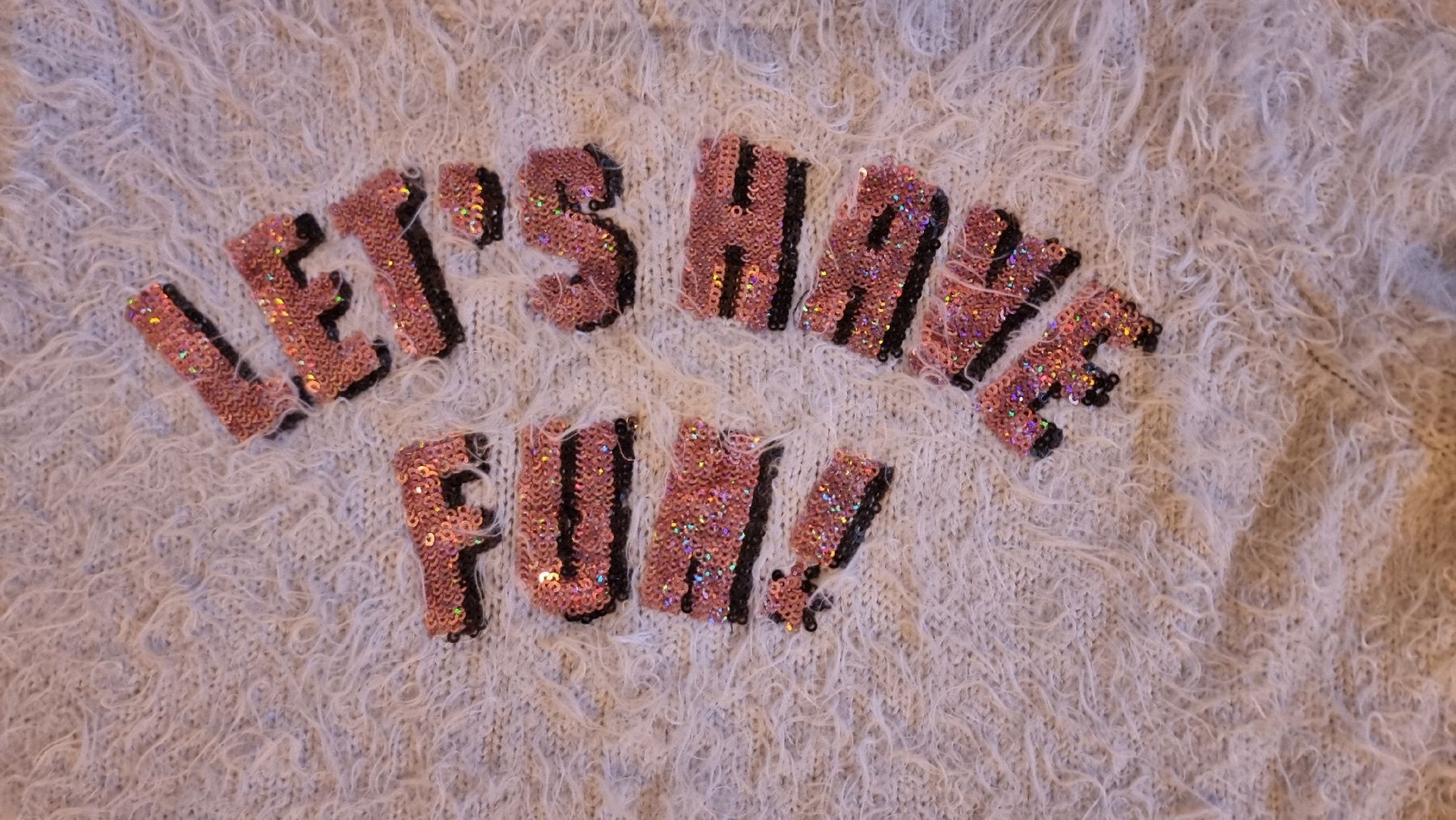 Maglioni & Felpe: Kuscheliger Mädchenpulli Gr. 134 Glitzer "Let's have Fun" – Usato da Wigoltingen venduto da Zuckerfee84 1