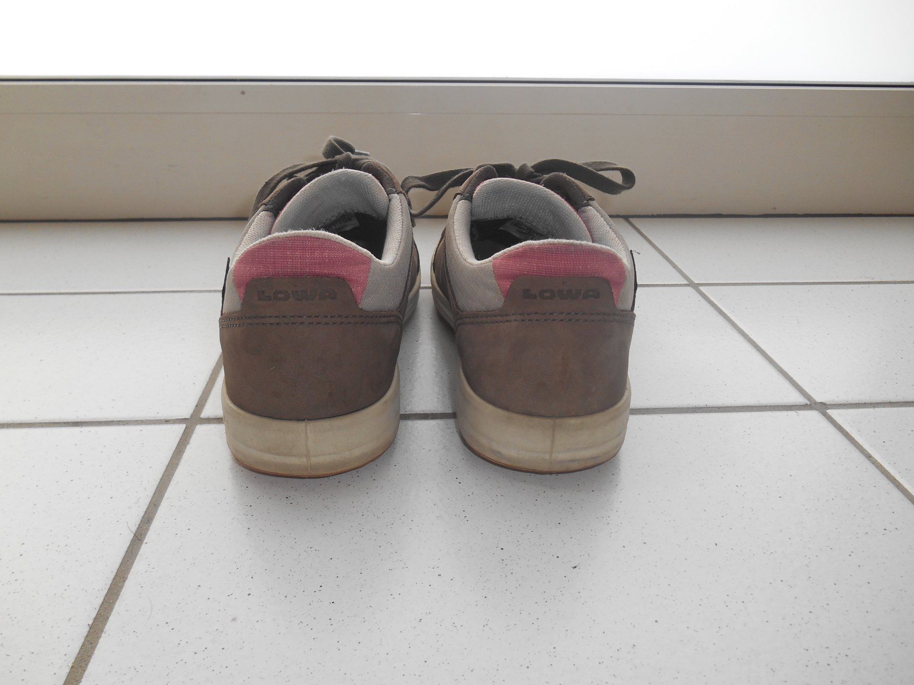 Lowa Chaussures femmes: Lowa Oakland GTX Wanderschuh Grösse 40 – D'occasion à Basel par chien008 2