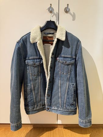 Levi's Jeansjacke mit Teddyfell blau Grösse S neuwertig