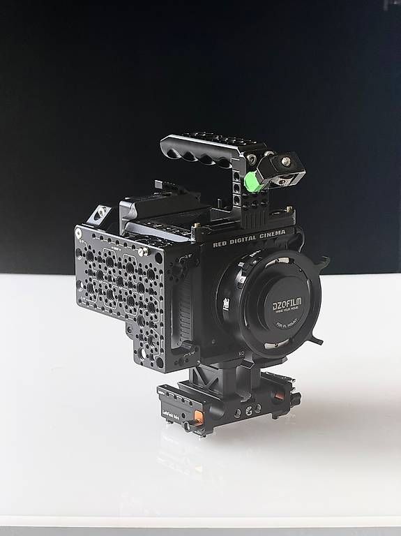 Red Videocamere: RED Komodo Kit fully equipped, includes lens adapters & aks – Usato da Neuchâtel venduto da rom_9drz
