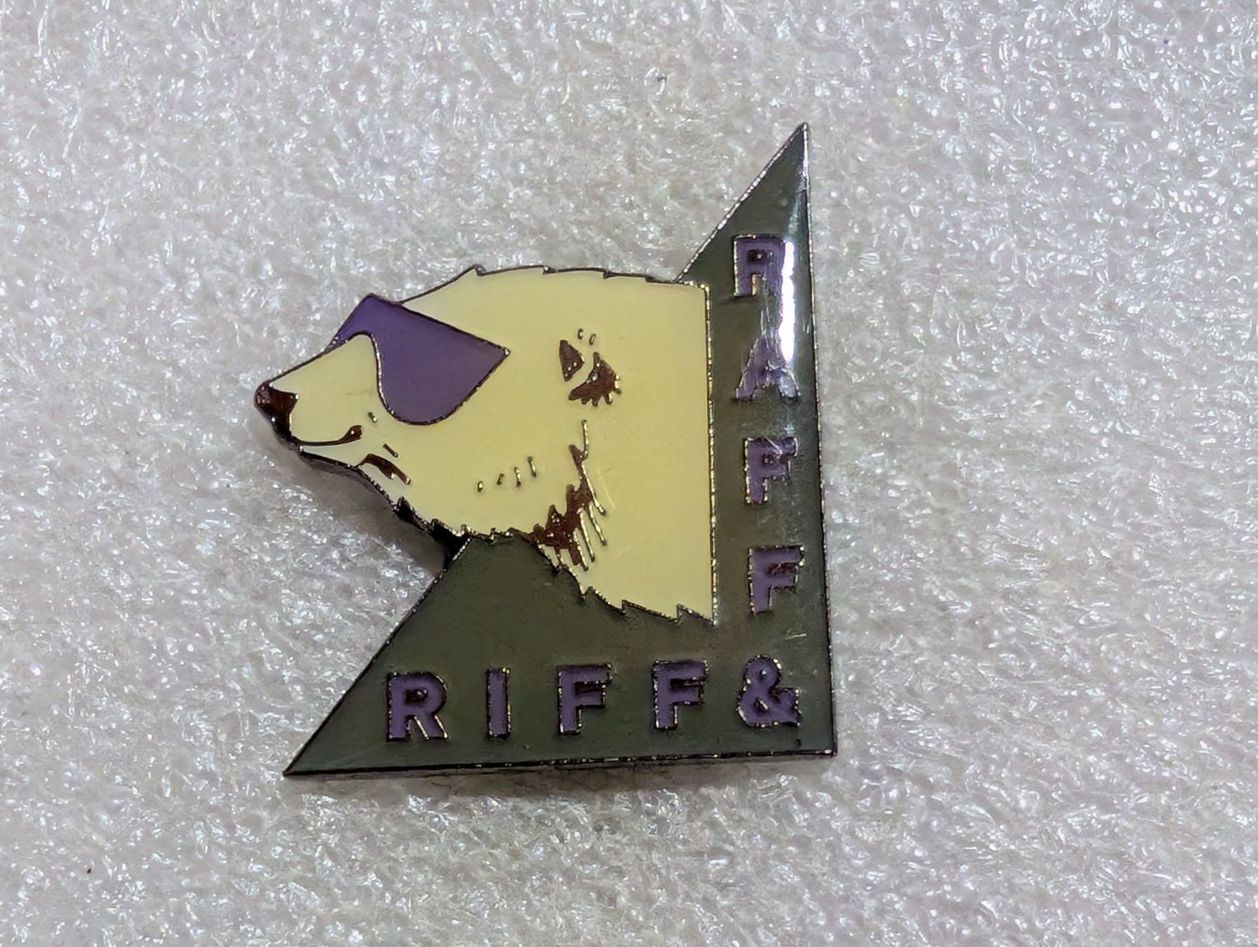 Placchette & Badge: Ansteckpin 230: Riff Raff – Usato da Oppligen venduto da Pin-Fall-Shop